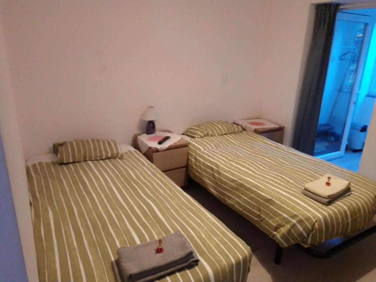 Guesthouse Marialva Park Corroios Eksteriør bilde